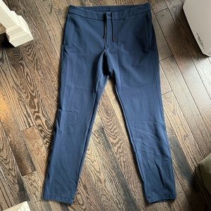 Lululemon. Men’s size 34x32. navy blue pants.